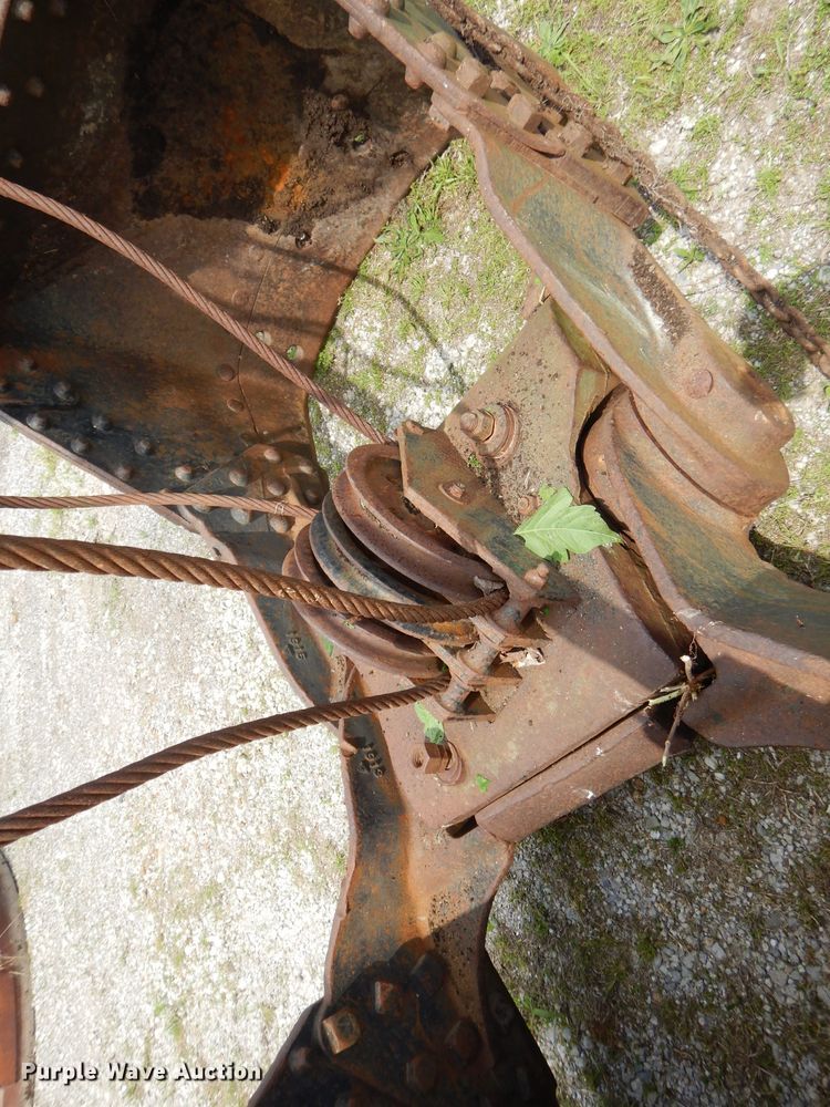 image for item GN9331 36"W clamshell bucket