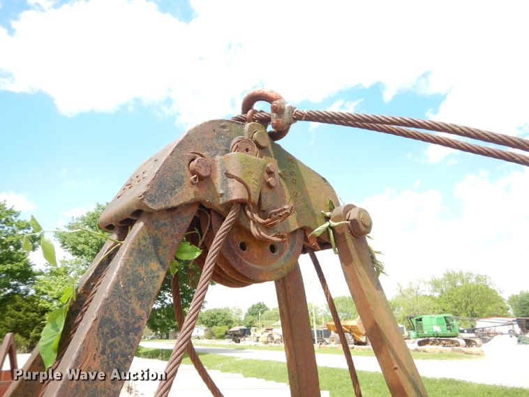 image for item GN9331 36"W clamshell bucket