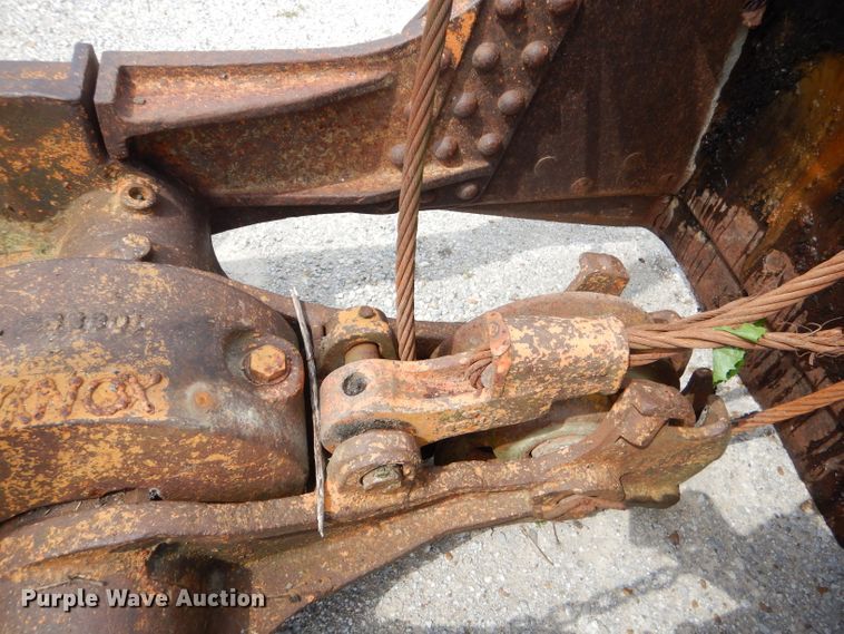 image for item GN9332 38"W clamshell bucket