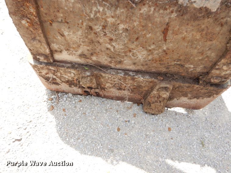 image for item GN9332 38"W clamshell bucket