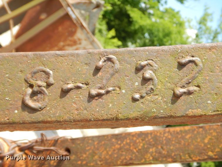 image for item GN9332 38"W clamshell bucket