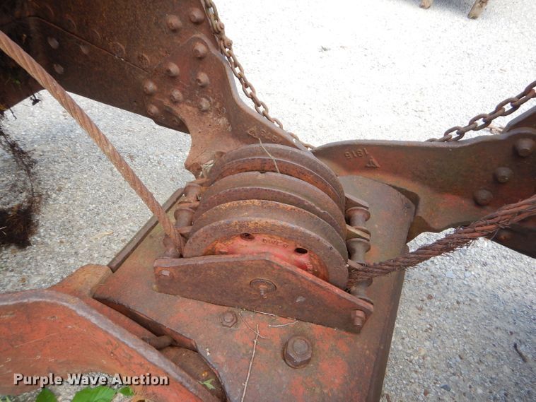 image for item GN9333 32"W clamshell bucket