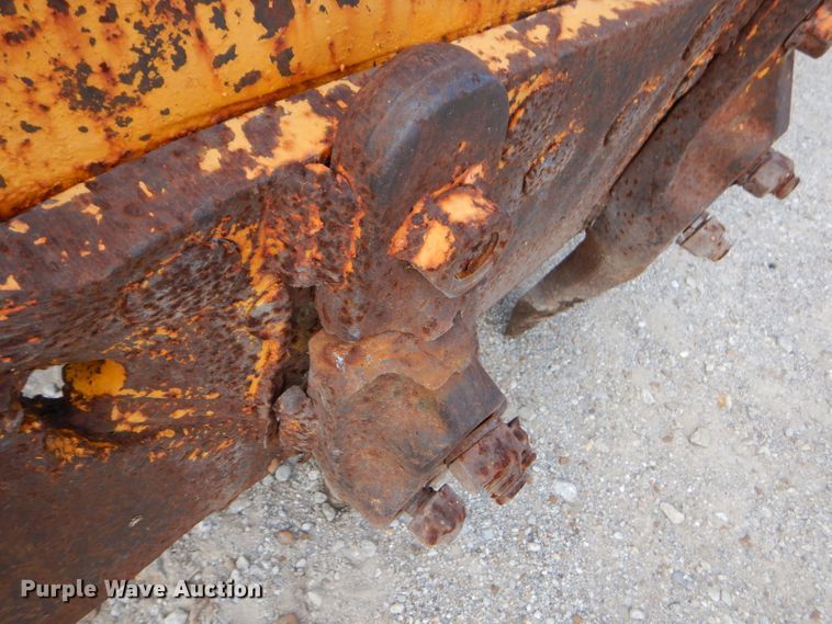 image for item GN9334 38"W clamshell bucket