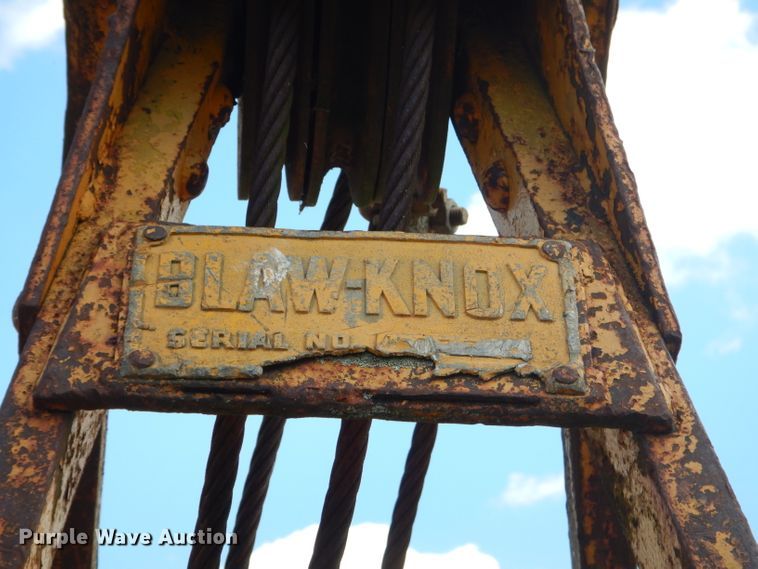 image for item GN9334 38"W clamshell bucket