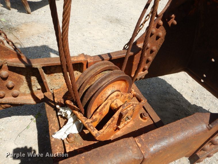 image for item GN9335 28"W clamshell bucket