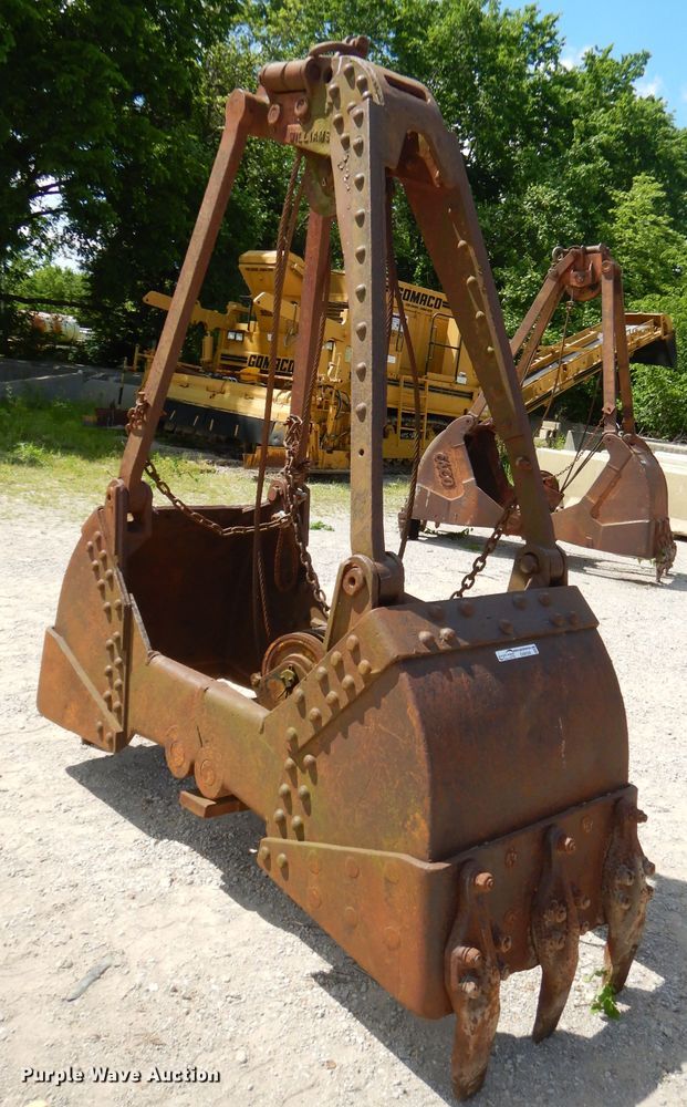 image for item GN9336 Williams 32"W clamshell bucket