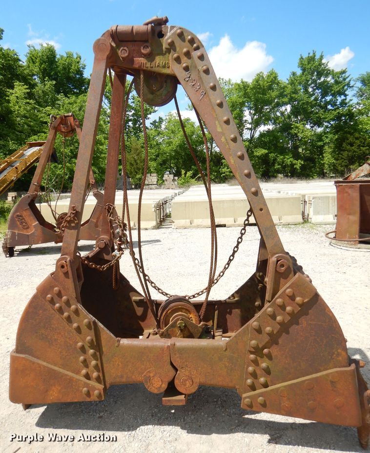 image for item GN9336 Williams 32"W clamshell bucket