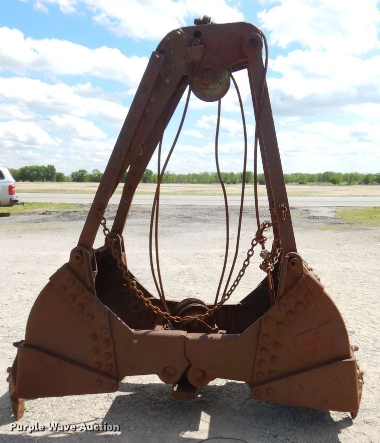 image for item GN9336 Williams 32"W clamshell bucket