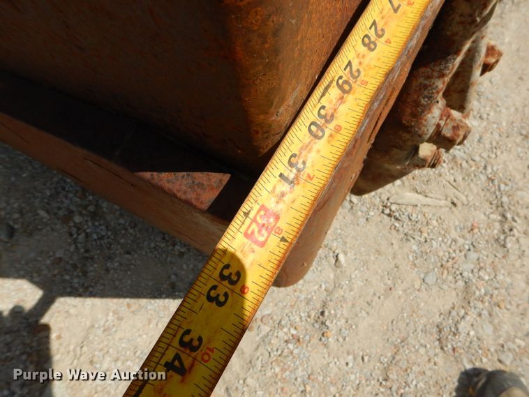 image for item GN9336 Williams 32"W clamshell bucket