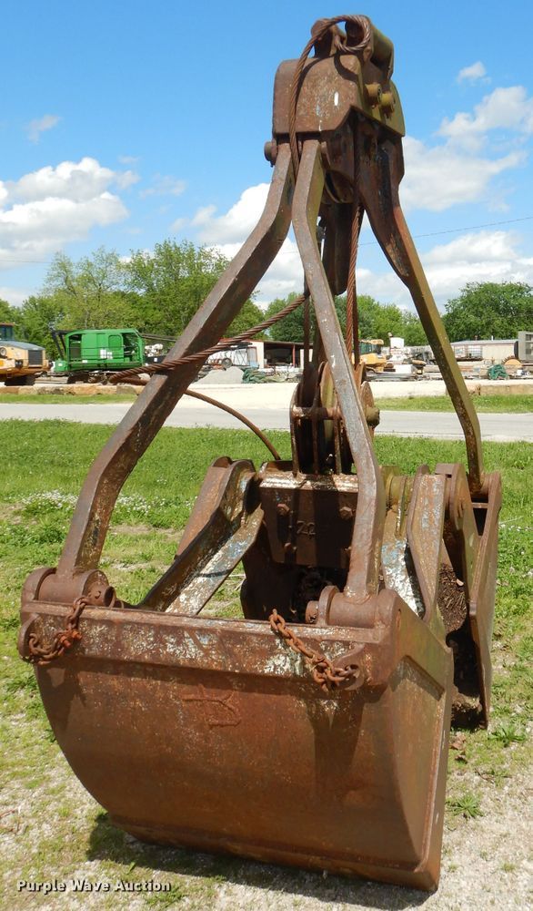 image for item GN9337 Yuan 36"W clamshell bucket