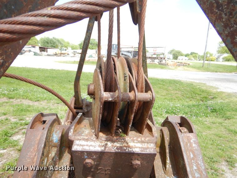 image for item GN9337 Yuan 36"W clamshell bucket