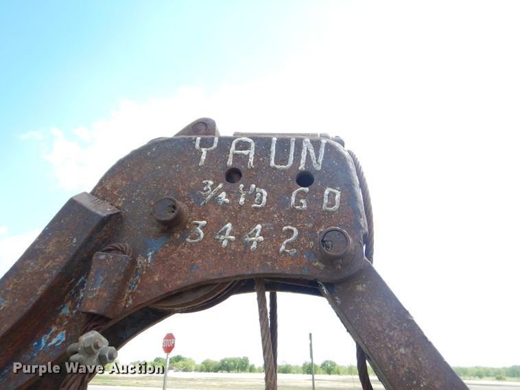 image for item GN9337 Yuan 36"W clamshell bucket