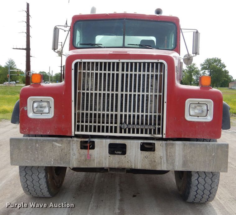 image for item GN9341 1999 International 5000 ready mix truck