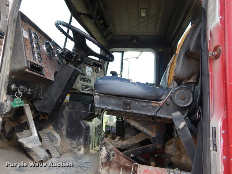 image for item GN9341 1999 International 5000 ready mix truck