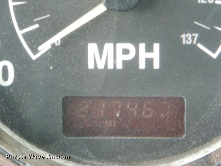 image for item GN9341 1999 International 5000 ready mix truck