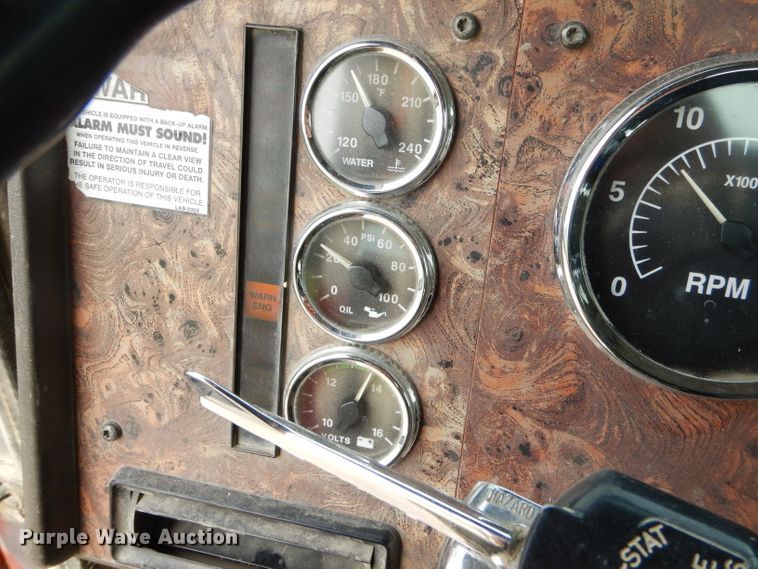 image for item GN9341 1999 International 5000 ready mix truck