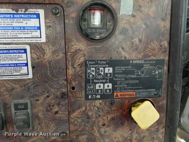 image for item GN9341 1999 International 5000 ready mix truck