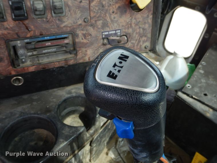 image for item GN9341 1999 International 5000 ready mix truck