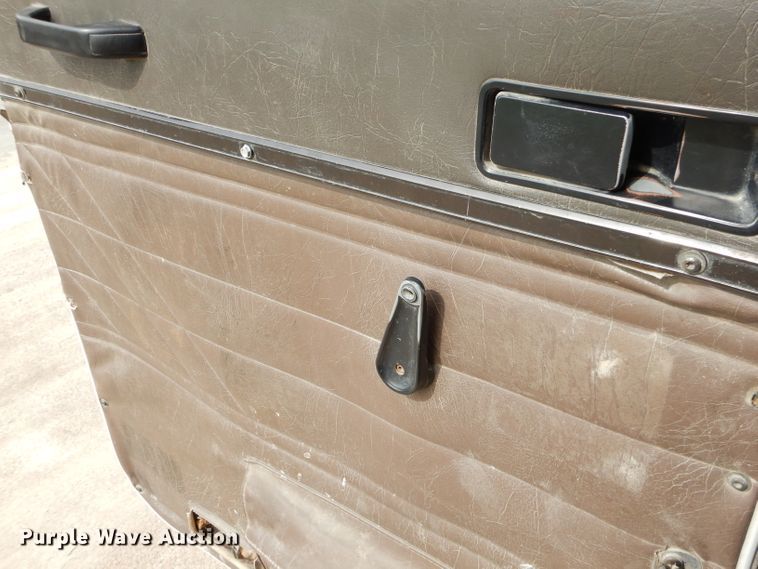 image for item GN9341 1999 International 5000 ready mix truck