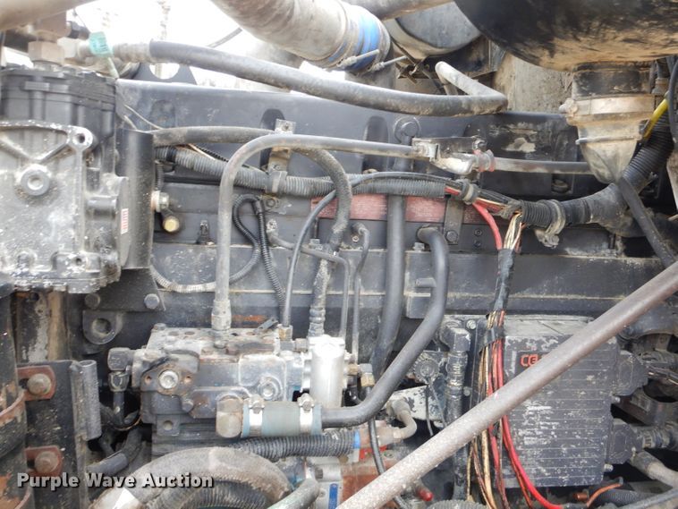 image for item GN9341 1999 International 5000 ready mix truck