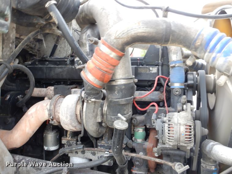 image for item GN9341 1999 International 5000 ready mix truck