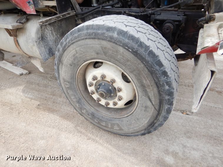 image for item GN9341 1999 International 5000 ready mix truck