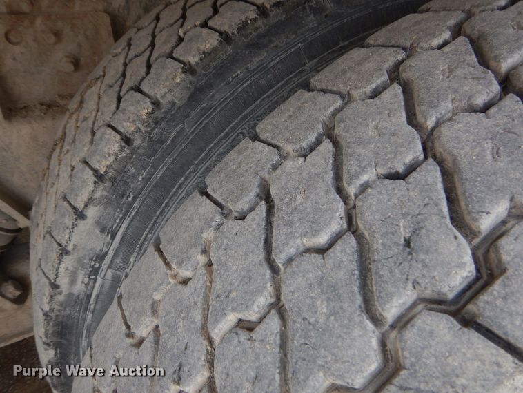 image for item GN9341 1999 International 5000 ready mix truck