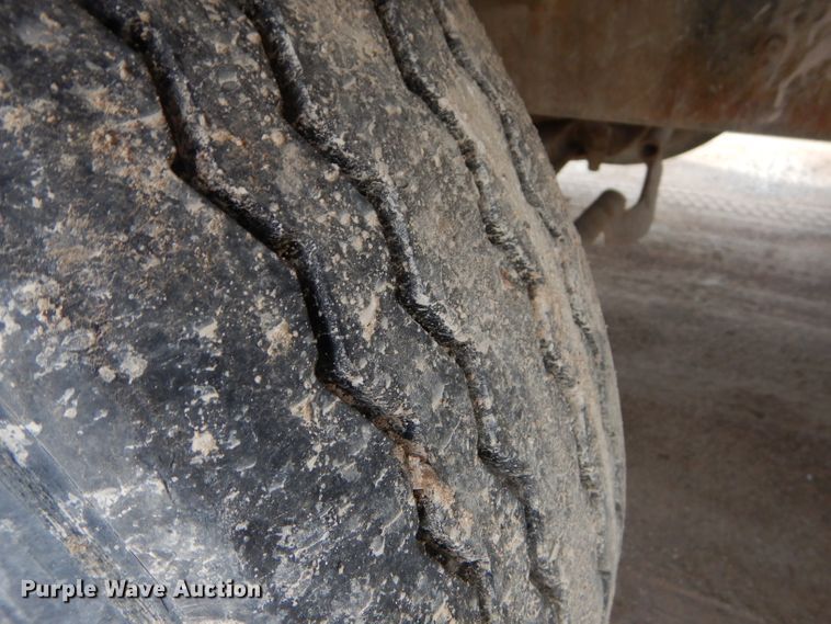 image for item GN9341 1999 International 5000 ready mix truck