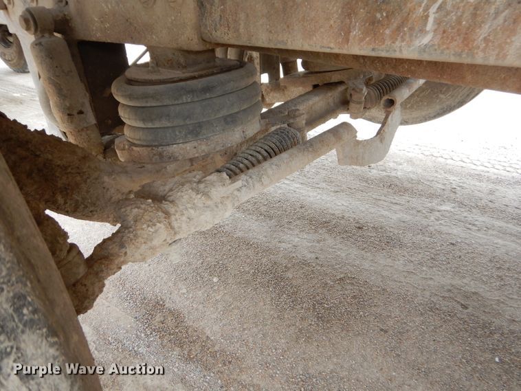 image for item GN9341 1999 International 5000 ready mix truck