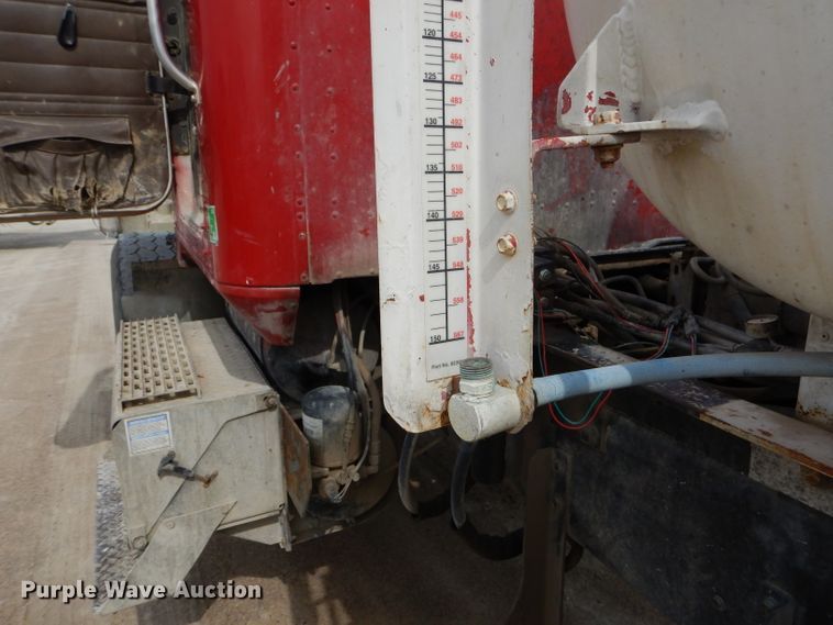 image for item GN9341 1999 International 5000 ready mix truck