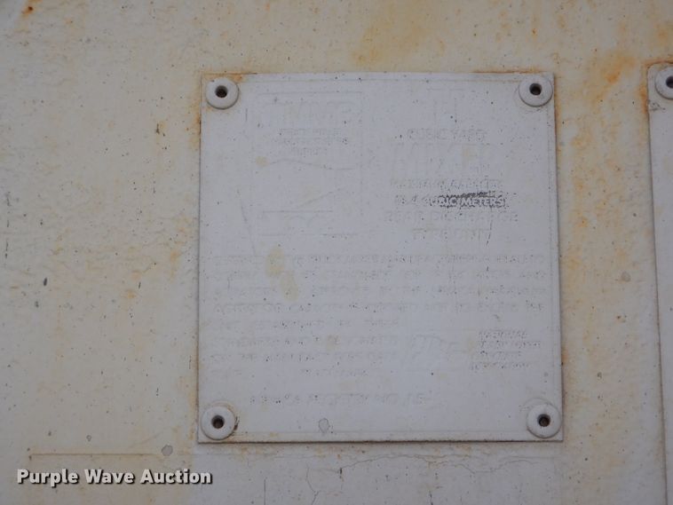 image for item GN9341 1999 International 5000 ready mix truck