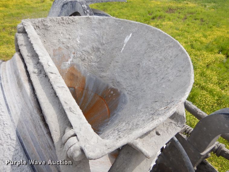 image for item GN9341 1999 International 5000 ready mix truck