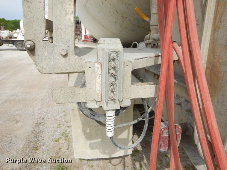 image for item GN9341 1999 International 5000 ready mix truck