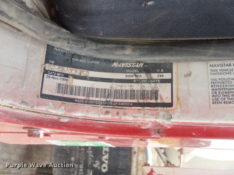 image for item GN9341 1999 International 5000 ready mix truck