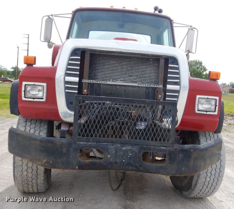 image for item GN9342 1993 Ford L8000 ready mix truck
