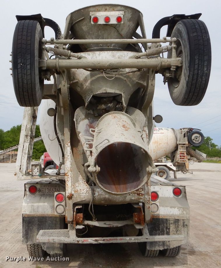 image for item GN9342 1993 Ford L8000 ready mix truck