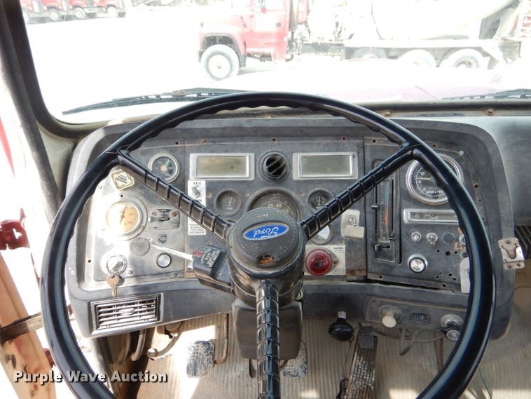 image for item GN9342 1993 Ford L8000 ready mix truck