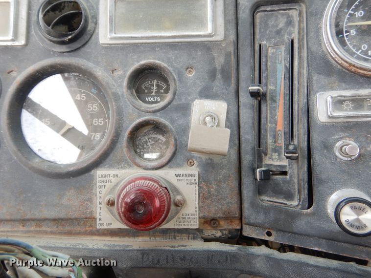 image for item GN9342 1993 Ford L8000 ready mix truck