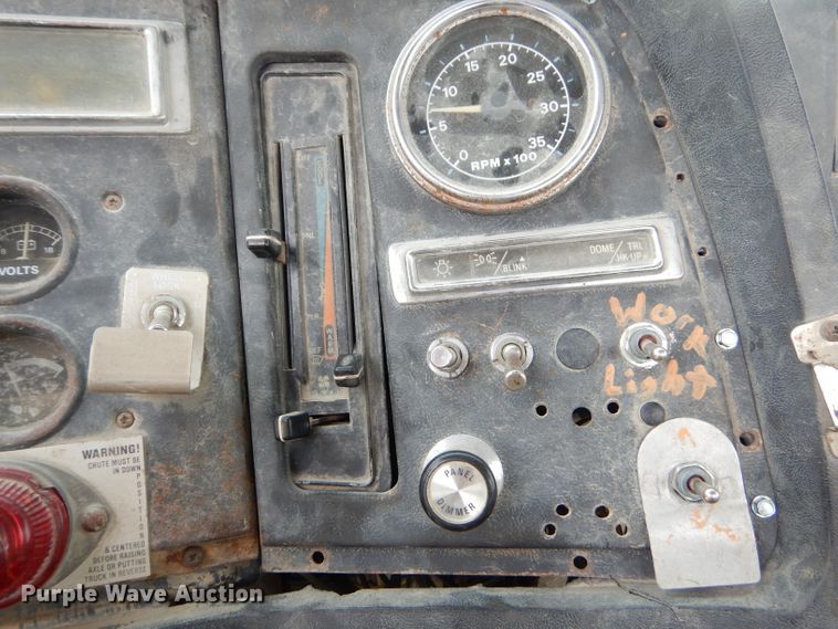 image for item GN9342 1993 Ford L8000 ready mix truck