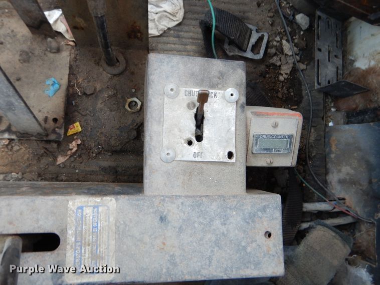 image for item GN9342 1993 Ford L8000 ready mix truck