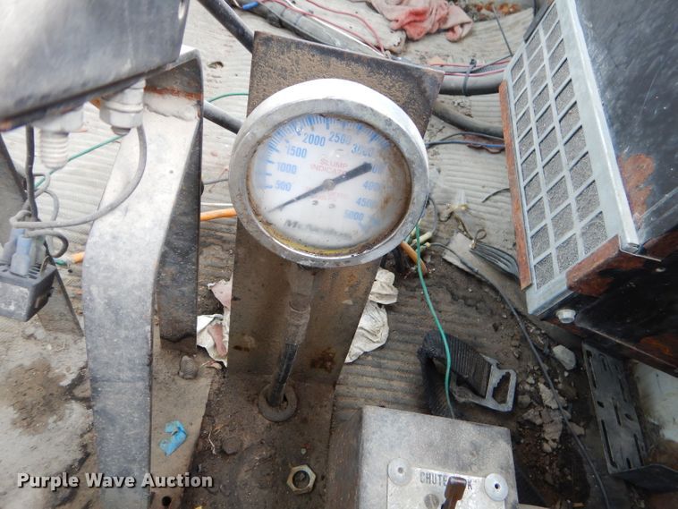 image for item GN9342 1993 Ford L8000 ready mix truck