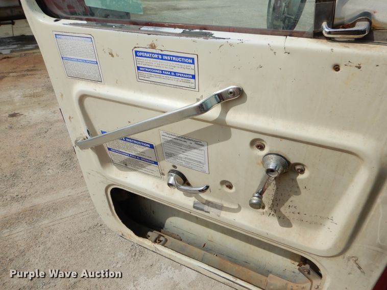 image for item GN9342 1993 Ford L8000 ready mix truck