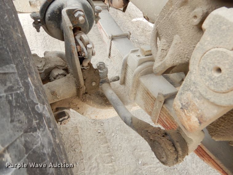 image for item GN9342 1993 Ford L8000 ready mix truck