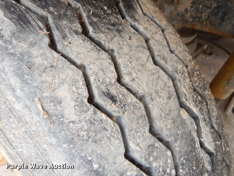 image for item GN9342 1993 Ford L8000 ready mix truck