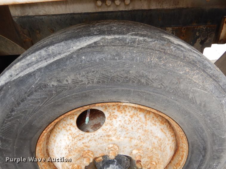 image for item GN9342 1993 Ford L8000 ready mix truck