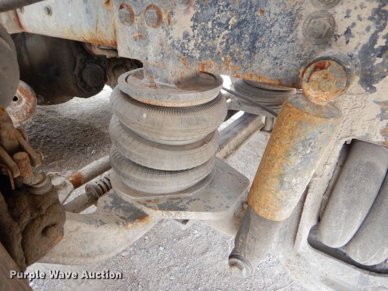 image for item GN9342 1993 Ford L8000 ready mix truck