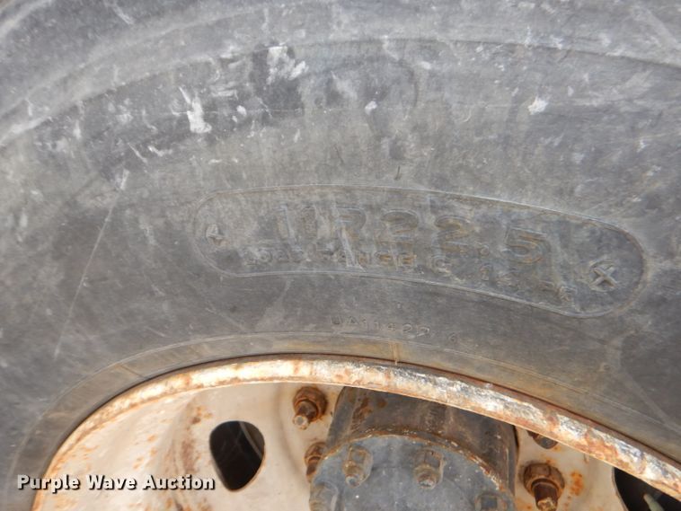 image for item GN9342 1993 Ford L8000 ready mix truck