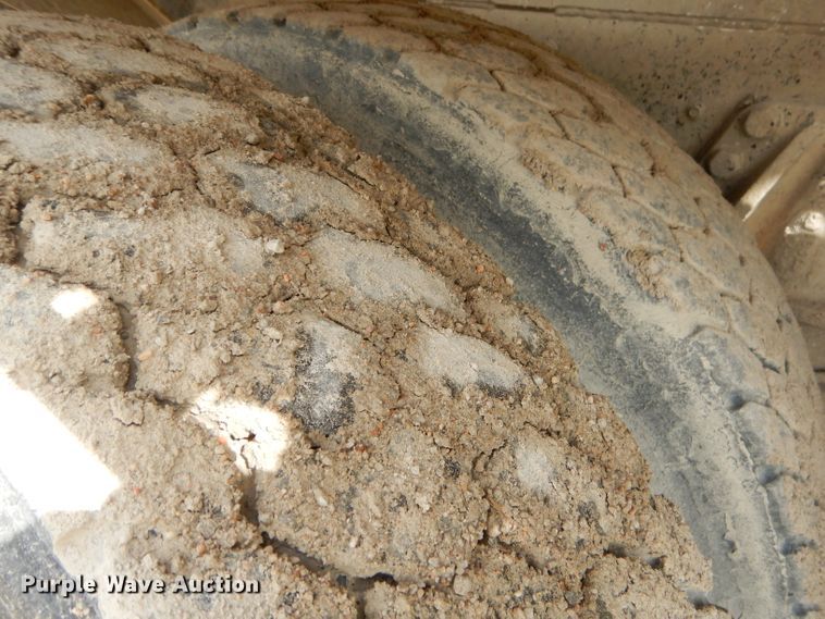 image for item GN9342 1993 Ford L8000 ready mix truck