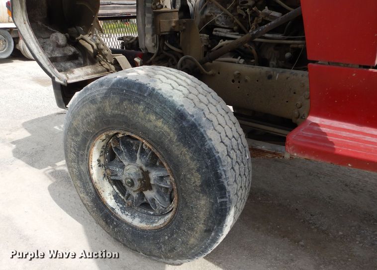 image for item GN9342 1993 Ford L8000 ready mix truck