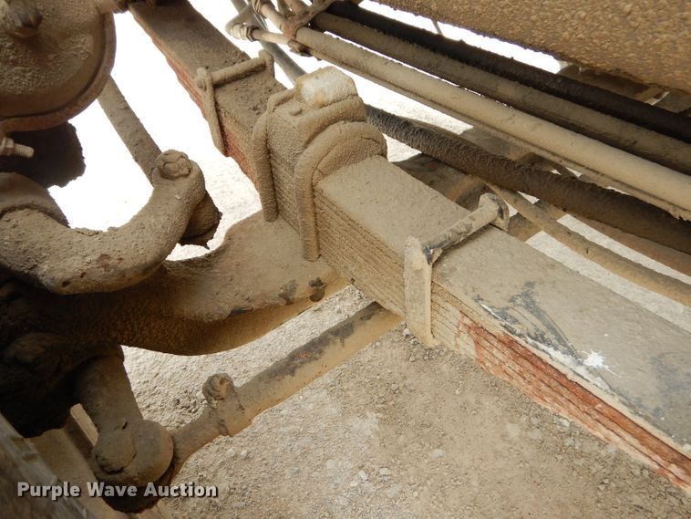 image for item GN9342 1993 Ford L8000 ready mix truck